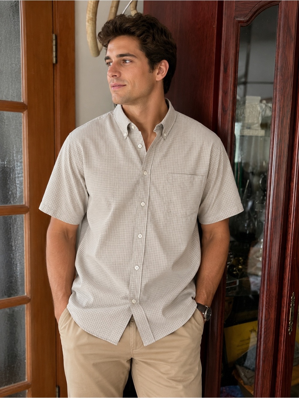 Short-Sleeve Button-Down Shirt in Light Beige Check